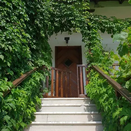 Allou Garden House Apartament *